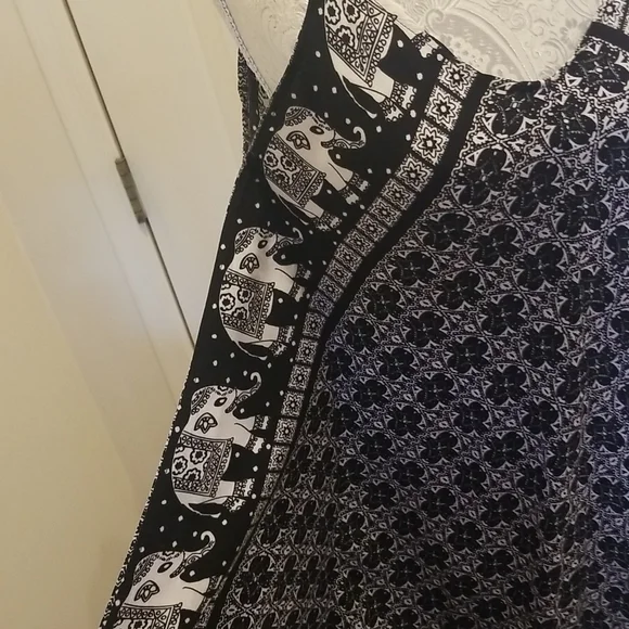 Very whimsical cotton sun dress - Picture 3 of 5